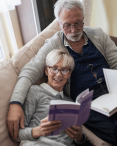 Senioren Lesen statt Fernsehen